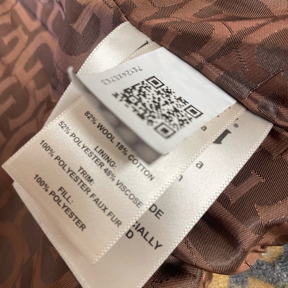 UGG PENDLETON Women's XL Wool Blanket Vest
Southwest Pattern XL - Picture 5 of 8